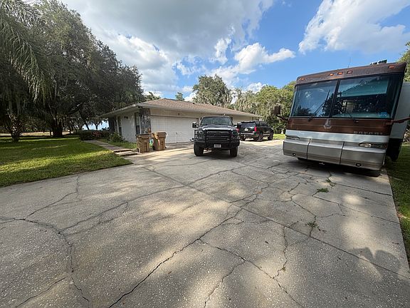 3rd image of 18550 Lake Emma Dr