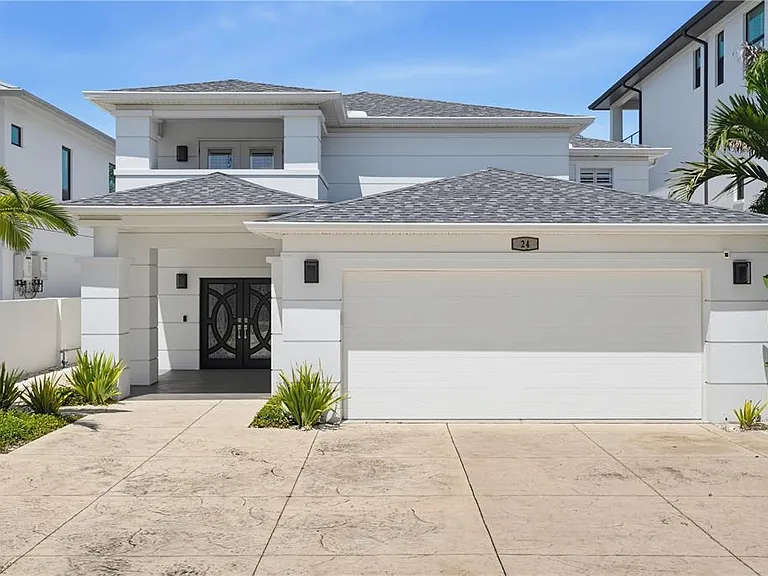 24 Adalia Ave — Photo 2