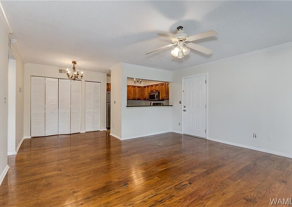1st image of 120 15th St E APT 213