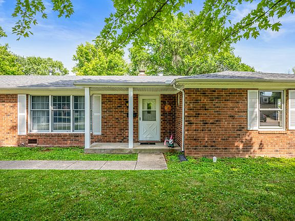 3rd image of 602 Woodmere Dr