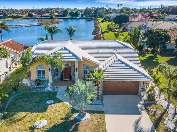 5847 Sandy Pointe Dr, Sarasota, FL 34233