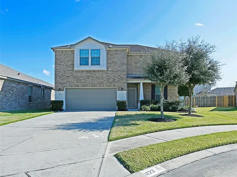 1123 Cloud Croft Ln — Photo 2