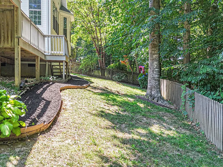 717 Lantern Pl — Photo 43
