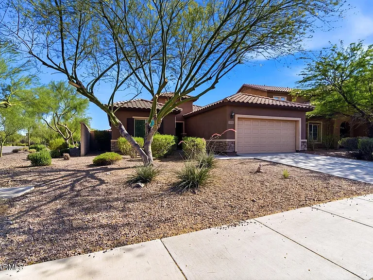 10733 W Lariat Ln — Photo 2