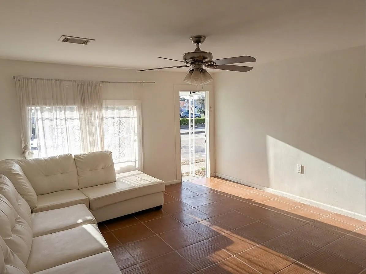 2 bed, 1.0 bath, 960 sqft, $2,500 — Photo 3