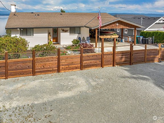 5th image of 1429 Crestview Drive