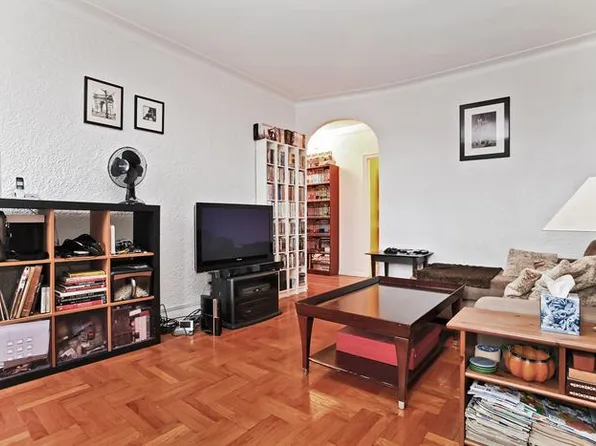 1862 East 14th Street image 1 of 12