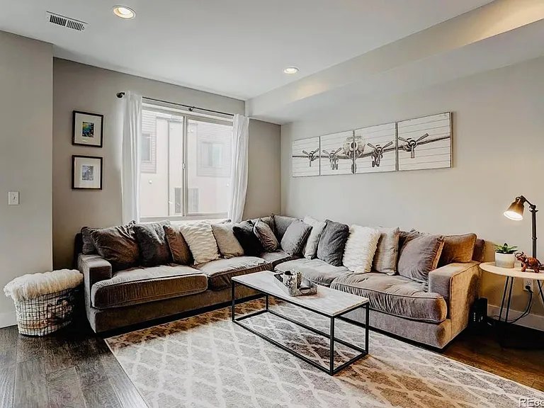1917 Eaton St #1917 — Photo 2