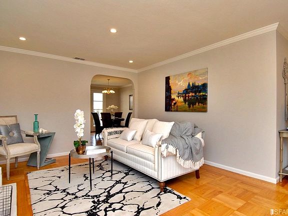 4th image of 564 Acacia Ave