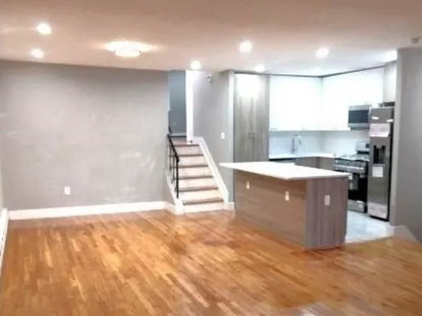 7522 Avenue T image 4 of 31