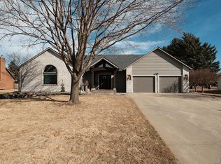 920 2nd Ave NE, Sioux Center, IA 51250