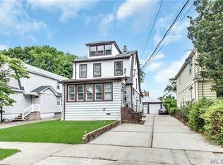 90 Pershing Ave, Valley Stream, NY 11581