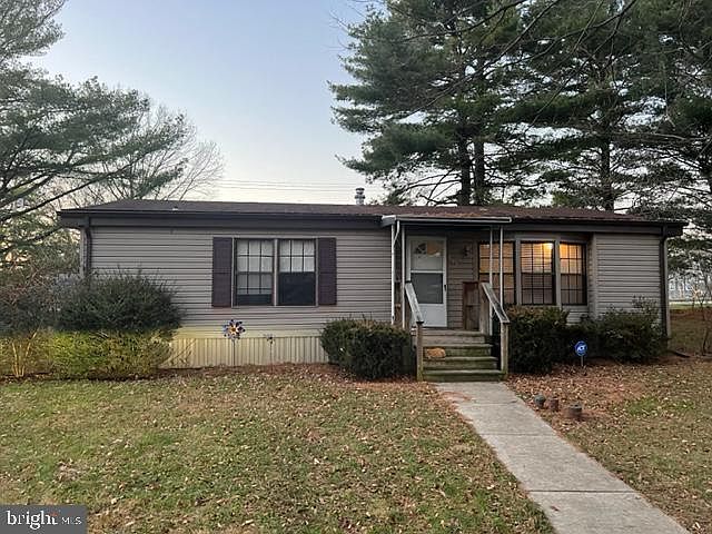 1st image of 821 Carrie Ct