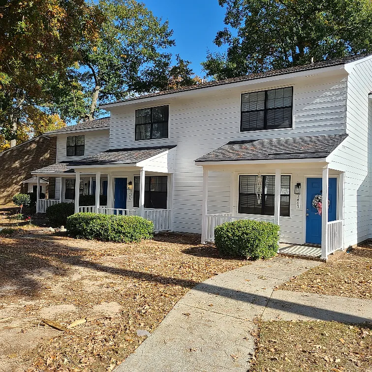 2 bed, 1.5 bath, 1000 sqft, $1,285 — Photo 1