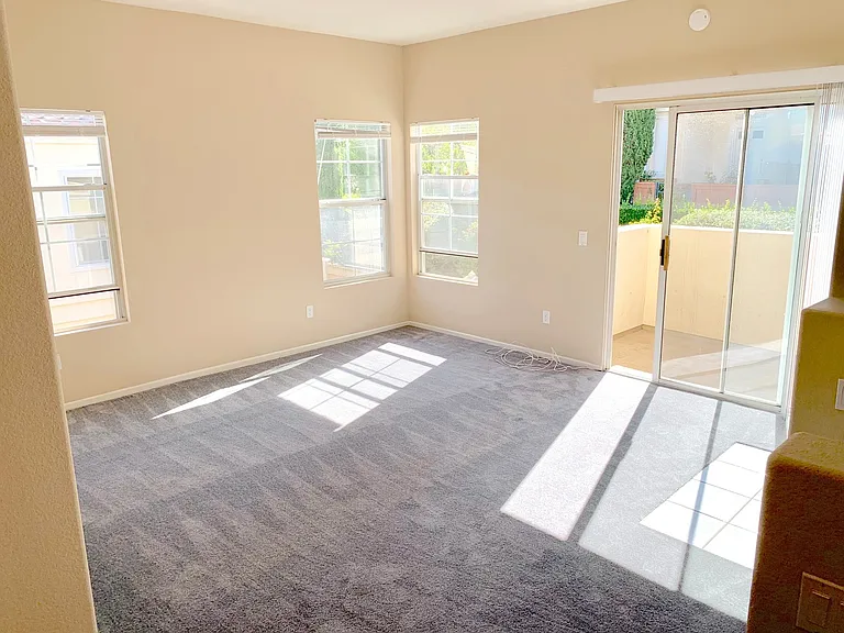1014 S Rossano Way — Photo 8
