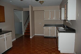 3rd image of 8494 Catherwood Dr
