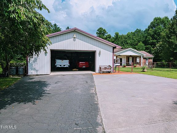 2nd image of 451 Flemingtown Dr