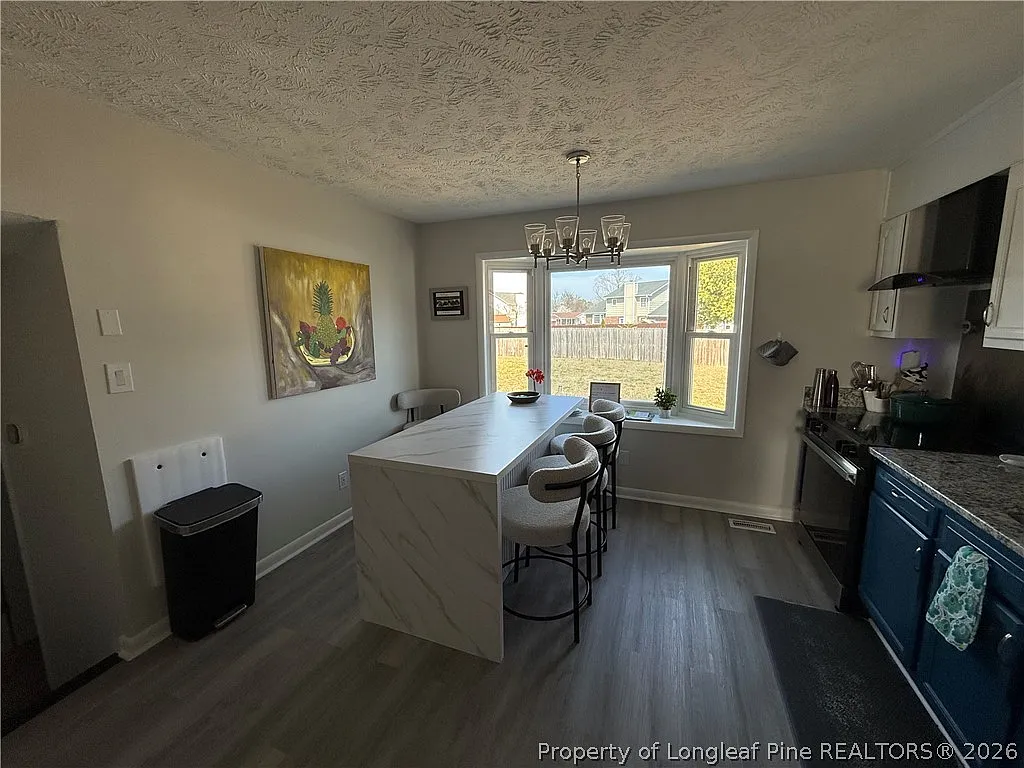 3 bed, 2.5 bath, 1800 sqft, $2,800 — Photo 4