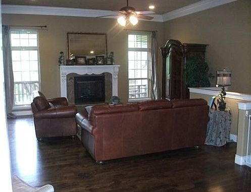 3rd image of Dillow Cir