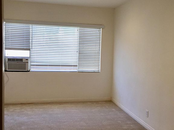 3rd image of 1400 N Gardner St APT 2
