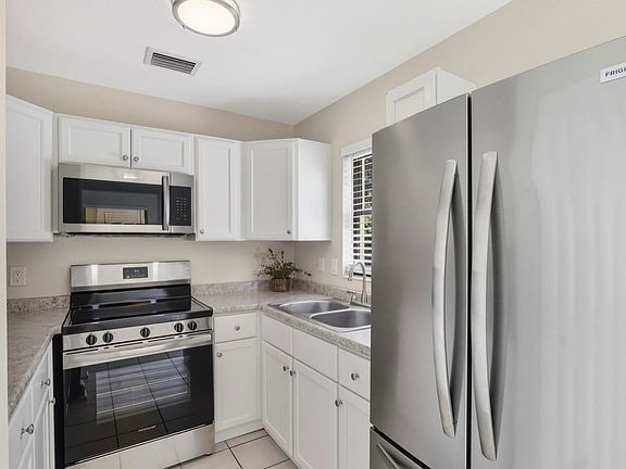 4th image of 5080 Martin Ln