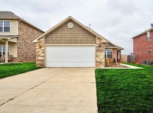 7220 Meadow Lake Dr, Yukon, OK 73099