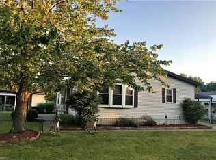 9 Lees Ln #9, Olmsted Falls, OH 44138