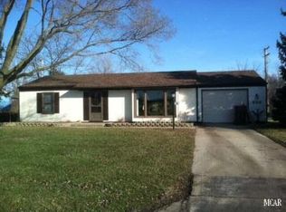 688 Leveque Cir, Carleton, MI 48117