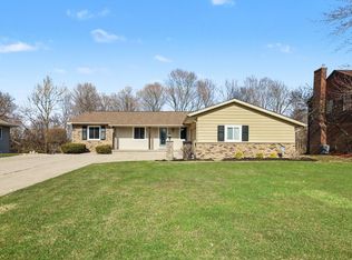 8270 Birchwood Ave, Jenison, MI 49428