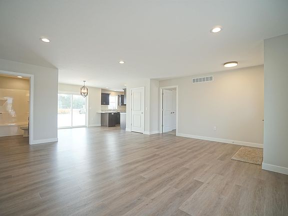 2nd image of 420 N Eastfield Cir
