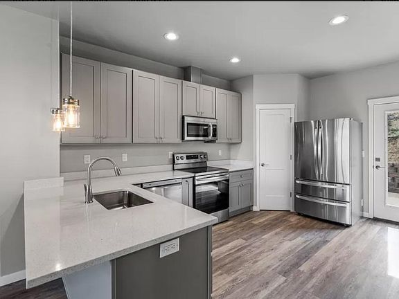 2nd image of 1767 NE Lotus Dr #1