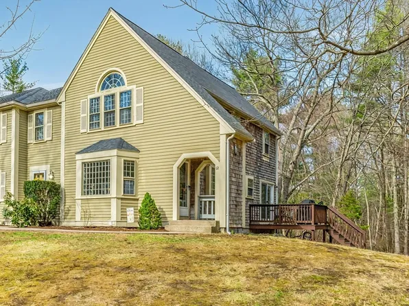 12 Old Meetinghouse Grn #17, Norton, MA 02766