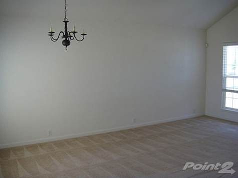 6712 Balance Living room 2