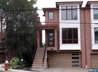 229 McElroy Ave, Fort Lee, NJ 07024