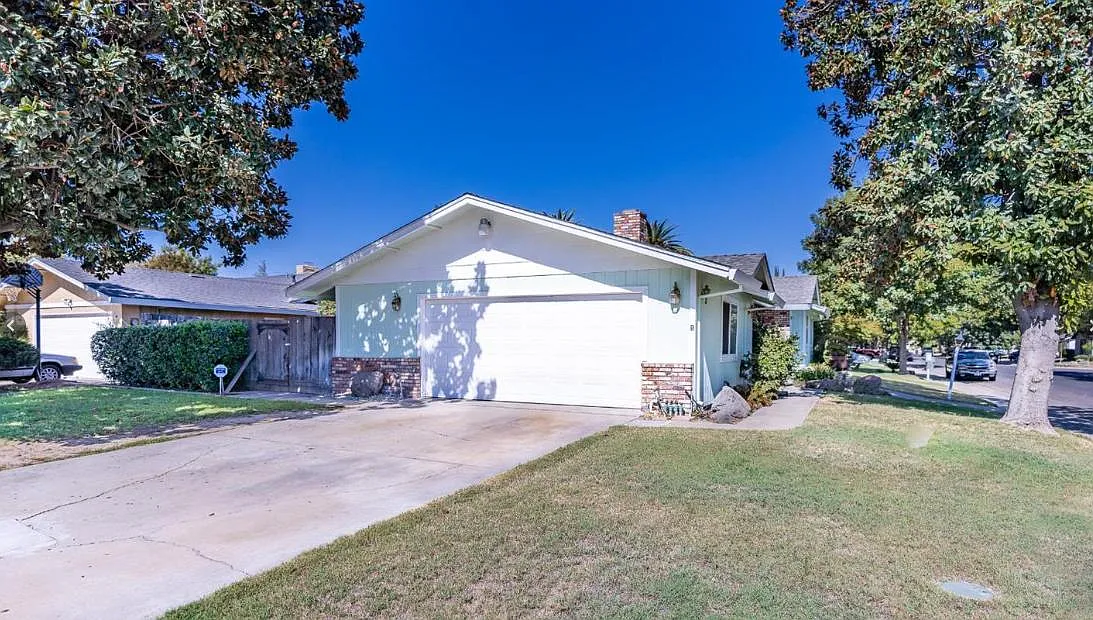1213 Govannina Dr #B photo 1
