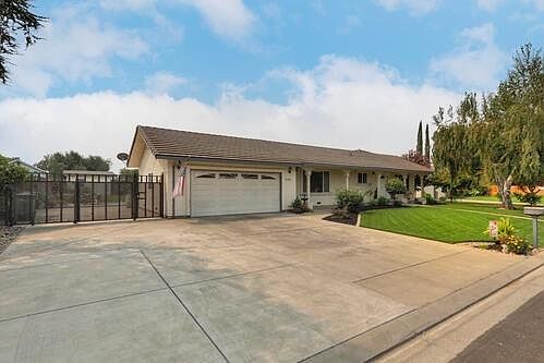 1st image of 830 Tehama Dr