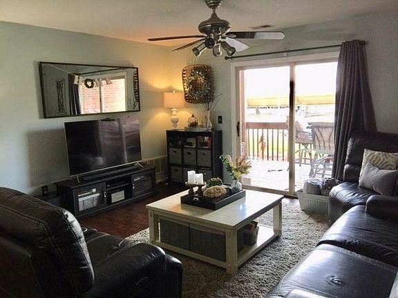 2nd image of 9742 Sawgrass Ct