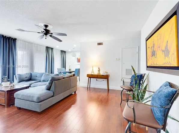 8390 N Missionwood Cir #D-18, Miramar, FL 33025