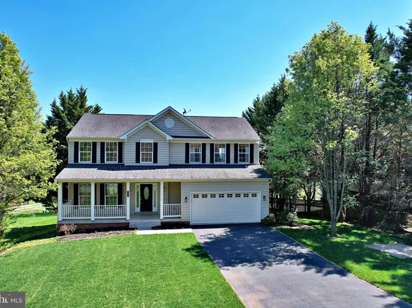 830 Sawgrass Dr, Charles Town, WV 25414