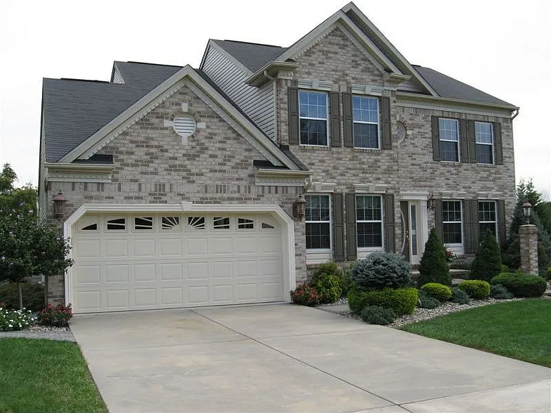 1115 Sunset Dr photo 1