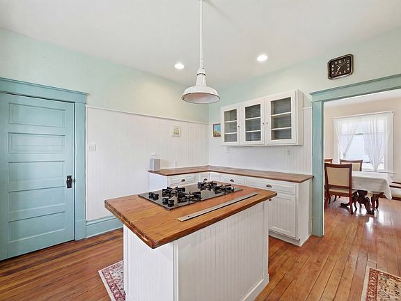 5th image of 2125 130th St