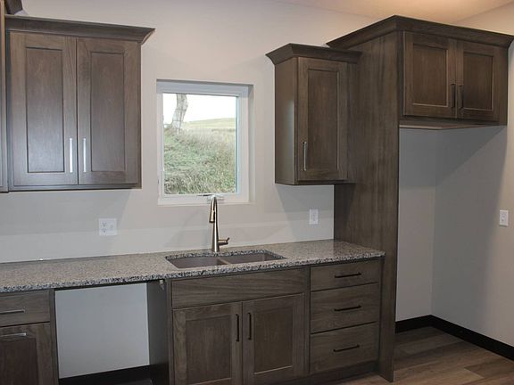 5th image of 845 Pawnee Ln