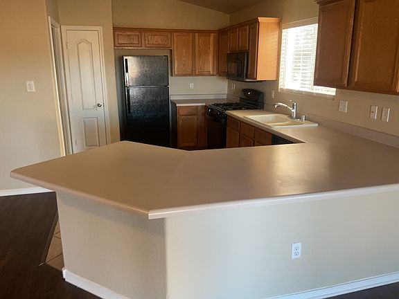 3rd image of 529 Sunny Meadows Dr NE