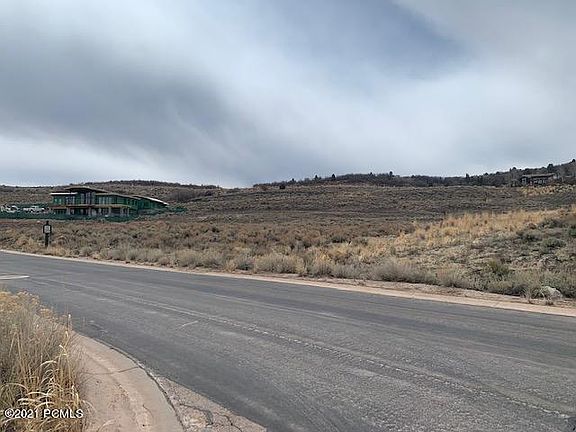 3rd image of 9037 N Uinta Dr #27