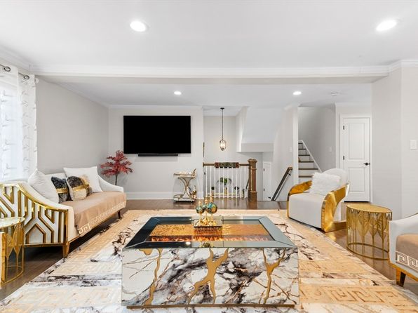 325 East St, Dedham, MA 02026