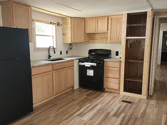 3rd image of 9878 Sandpebble Cir