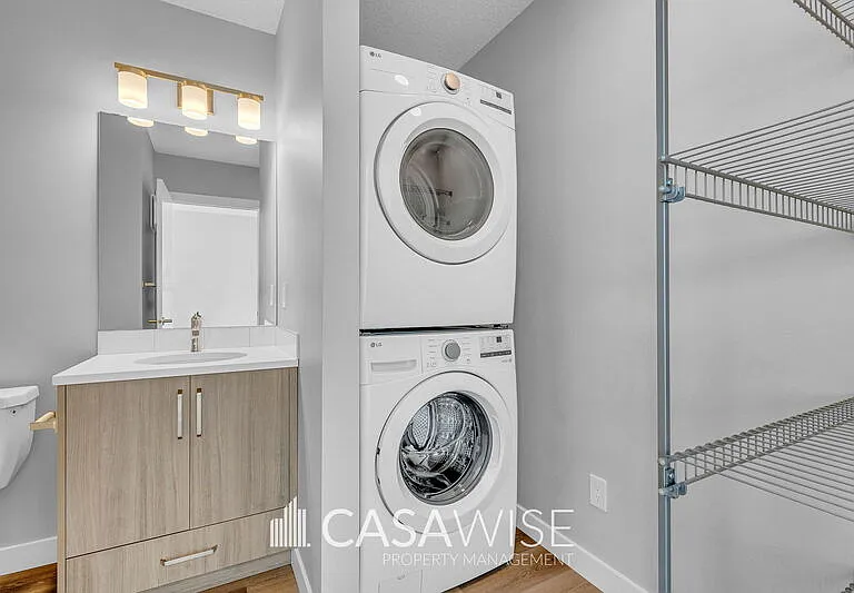 1057G Berg Pl — Photo 13
