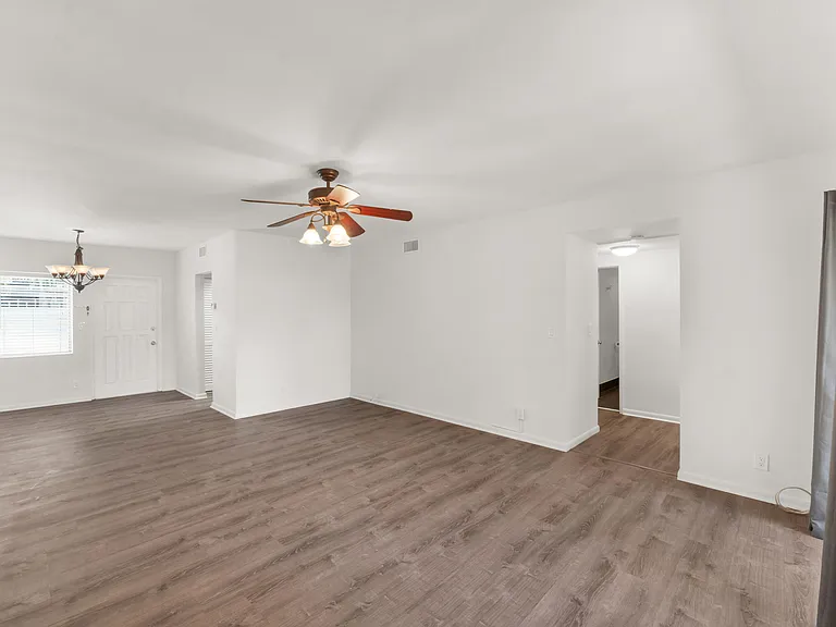 1510 SE 15th St #106 — Photo 5
