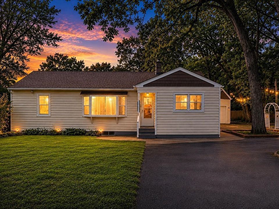1st image of 21417 W Honey Ln