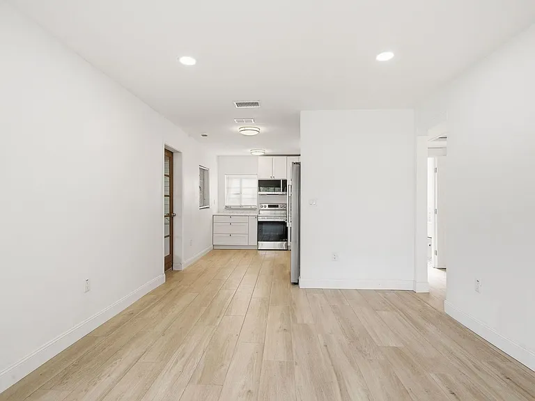 4325 S Coolidge Ave — Photo 7